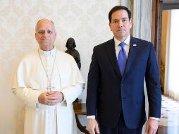 El papa León XIV recibe en audiencia privada al secretario de Estado de Estados Unidos, Marco Rubio, en el Vaticano. EFE/Medios Vaticanos