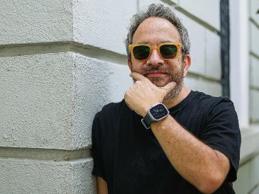 Alejandro Tavares, director de Filma Jalisco posa para esta casa editorial desde el MUSA. EL INFORMADOR