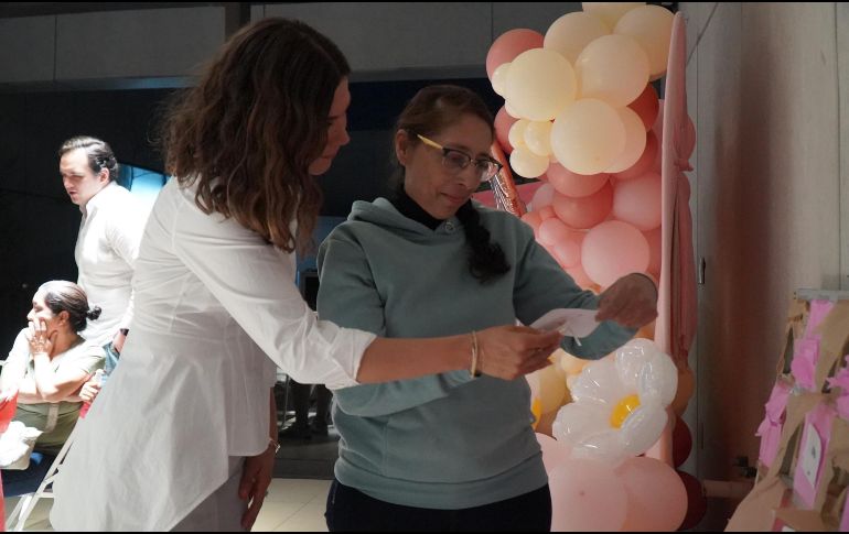 En la cena, celebrada anoche en el marco del Día de las Madres, las mujeres que se encuentran en este centro médico pudieron compartir sus experiencias. ESPECIAL