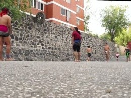 Mexicanos aprovechan impulso del Mundial 2026 para rescatar el ancestral juego de pelota