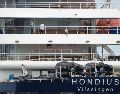 El crucero MV Hondius se prepara para desembarcar esta tarde en Granadilla de Abona a los últimos pasajeros de la travesía por el Atlántico Sur en la que sufrió un brote de hantavirus. EFE/R. de la Rocha