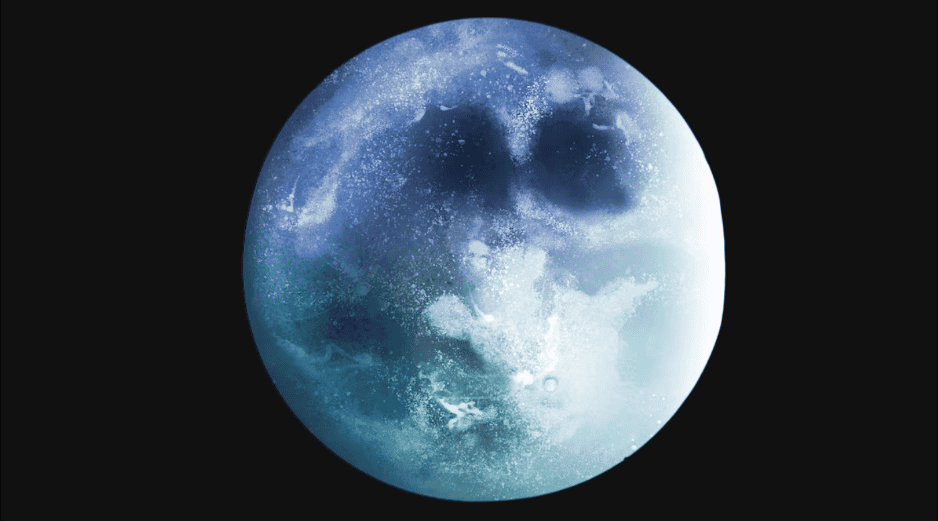 A pesar de su nombre, la luna no cambia de color, siendo su aparición principalmente un evento de calendario, no astronómico de color. CANVA ESPECIAL