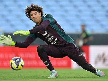 A sus 40 años, Guillermo Ochoa no solo busca defender la portería, sino inscribir su nombre en la eternidad del futbol mundial. IMAGO7