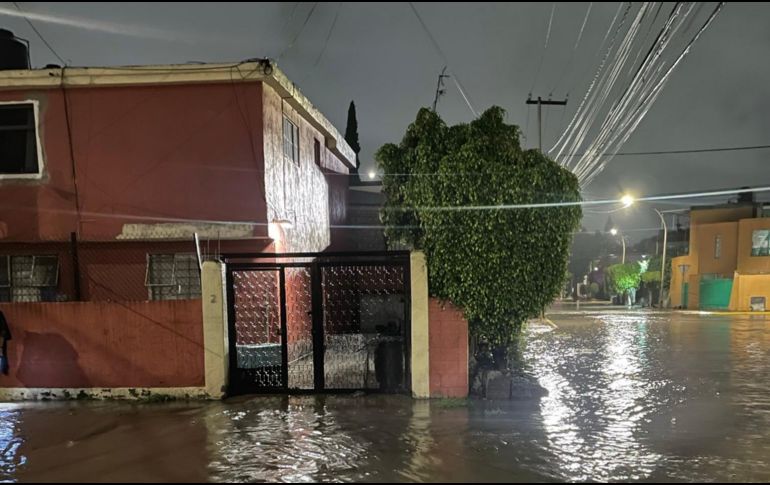 En redes sociales se reportaron los preocupantes niveles que alcanzó el río Hondo. X/RIsida88