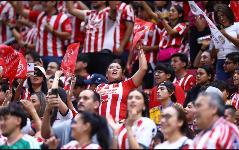 El panorama para Chivas de cara al duelo contra Cruz Azul fue distinto y sin margen de maniobra para negociar con la FIFA la permanencia en el AKRON. Imago7 / ARCHIVO