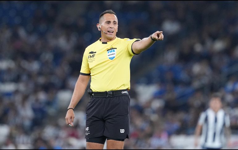 La polémica más reciente, y la que ha sacudido las estructuras de la FMF, es el cambio repentino de árbitro para la ida entre Pachuca y Pumas. IMAGO7.