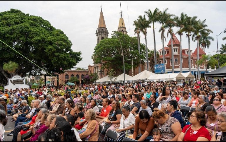El evento reunió a alrededor de 4 mil asistentes, en su mayoría madres de familia acompañadas por familiares y amistades. CORTESÍA.