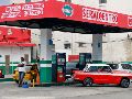 Entre las medidas aplicadas por EU a Cuba destaca el bloqueo petrolero, que ha impedido casi totalmente la llegada de crudo importado a la isla. EFE/E. Mastrascusa