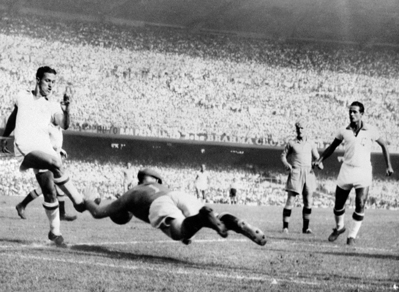 Un solo país presentó su candidatura para organizar el torneo de 190, Brasil, donde el futbol ya se había convertido en pasión nacional. AFP / ARCHIVO