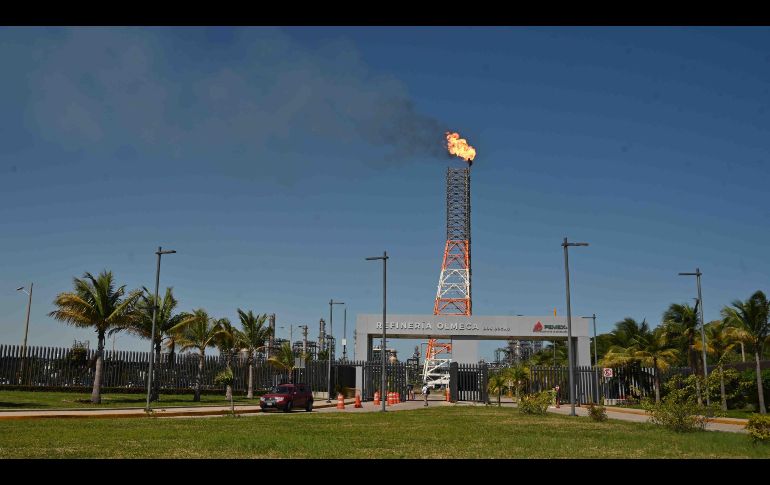 El apoyo financiero a Pemex sigue presionando a las finanzas públicas, advierte la agencia S&P. SUN/ARCHIVO