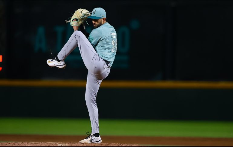 César Gómez cargó con la derrota tras una mala apertura en la que permitió siete carreras. CORTESÍA/Charros de Jalisco