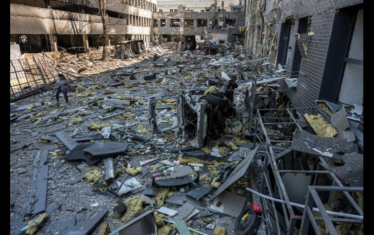 Rusia lanzó durante la madrugada de este jueves uno de los mayores ataques contra Kiev desde el inicio de la guerra, con cientos de drones y decenas de misiles que dejaron al menos 12 muertos y decenas de heridos. EFE / M. Marusenko