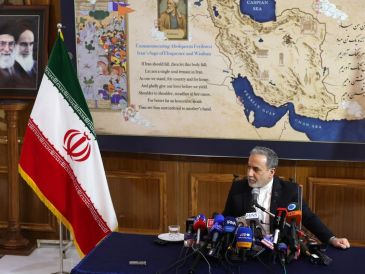El ministro de Asuntos Exteriores de Irán, Abás Araqchí, durante una rueda de prensa. EFE/EPA/R. Gupta