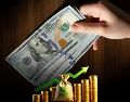 No olvides que la cotización del dólar se actualiza a lo largo del día, por lo que el precio de compra y venta podría ser diferente en las ventanillas. ESPECIAL / CANVA