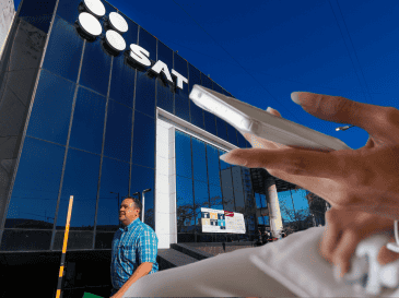 Aunque para muchos usuarios escribir mensajes en tono de broma parece algo inofensivo, expertos fiscales advierten que ciertos términos pueden convertirse en “focos rojos” para los sistemas de monitoreo financiero. ESPECIAL/ EL INFORMADOR/ A. Navarro/ Unsplash