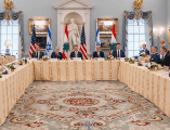 Delegaciones de Israel y el Líbano durante una nueva ronda de negociaciones de paz este viernes, en Washington, Estados Unidos. EFE/@statedeptspox