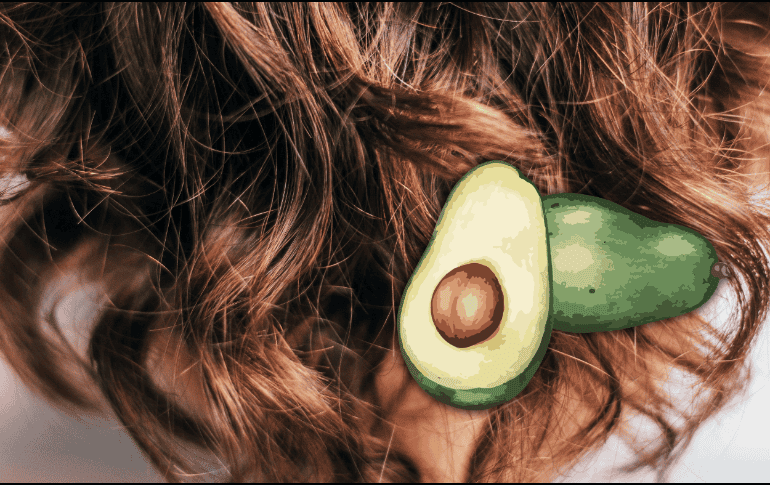 La implementación de soluciones caseras requiere un orden metódico para garantizar que los nutrientes penetren de manera efectiva. ESPECIAL/Unsplash/Canva