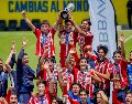 Jugadores de Chivas Sub-21 celebran el título del Clausura 2026 tras imponerse al América en la final. IMAGO7