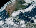 Especialistas advierten riesgos de sequías severas, huracanes intensos y lluvias extremas en distintas regiones del país. AFP/ NOAA.