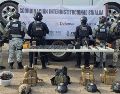 Elementos del Grupo de Operaciones Especiales, descubrieron una camioneta, con vidrios polarizados abandonada y en su batea se observó en forma inicial varios chalecos tácticos. ESPECIAL