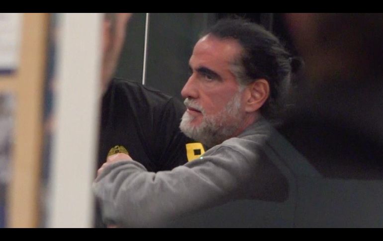 Captura de video del 16 de mayo de 2026 del empresario colombiano Alex Saab escoltado por agentes de la DEA a su llegada al aeropuerto de Opa-locka, en el condado de Miami-Dade. EFE/A. Belchi