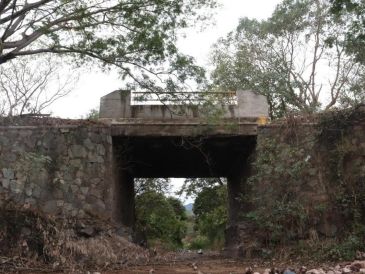El puente actual data de 1964, por lo que cuenta con 62 años de servicio. ESPECIAL