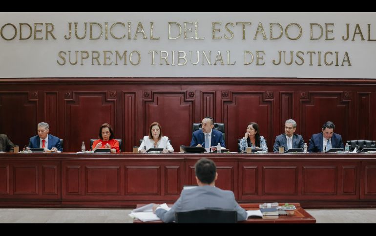 El pleno del Supremo Tribunal de Justicia del Estado de Jalisco (STJEJ) aprobó durante una sesión ordinaria la implementación de nuevas herramientas tecnológicas que buscan optimizar tanto su operatividad institucional como la atención directa a la ciudadanía. CORTESÍA