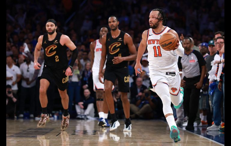 Jalen Brunson lideró la espectacular reacción de Nueva York con 38 puntos en el triunfo del Juego 1 sobre los Cavaliers. AFP/ S. STIER.