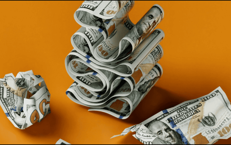 Hoy, 21 de mayo, el tipo de cambio FIX, de acuerdo con el Diario Oficial de la Federación (DOF), es de 17.2938 pesos por dólar. UNSPLASH / I. OMILAEV