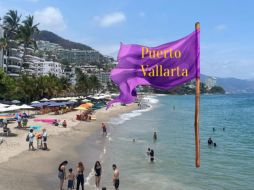 Esta es la única playa con bandera morada en Puerto Vallarta este jueves 21 de mayo. ESPECIAL / FACEBOOK Protección Civil y Bomberos Puerto Vallarta