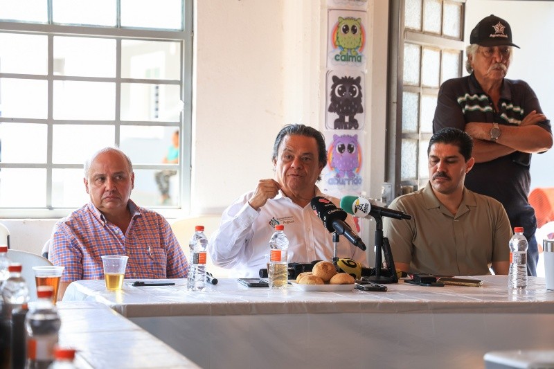Gustavo Figueroa Cuevas, director de Conagua (centro). EL INFORMADOR / J. ACOSTA