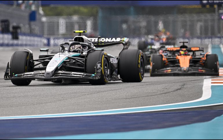 Russell abrió la jornada con el triunfo en la carrera sprint y posteriormente encabezó el 1-2 de la escudería Mercedes. AFP/ M. RODRIGUEZ CARRILLO.