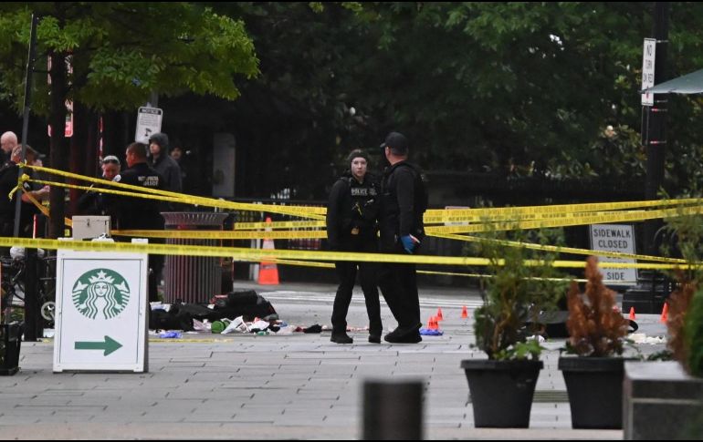 Agentes del Servicio Secreto de Estados Unidos respondieron a reportes de un hombre armado a las afueras de la Casa Blanca. AFP/ A. WROBLEWSKI.