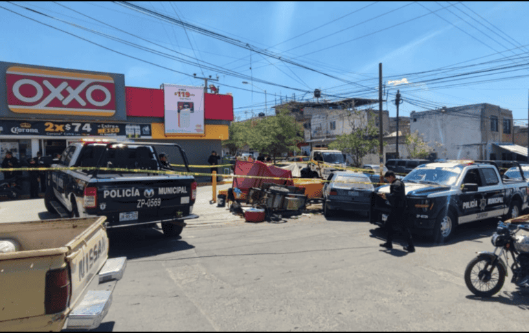 Personal de la Policía Vial del Estado acudió al lugar para apoyar en las labores de agilización del tránsito vehicular. CORTESÍA/ Policía de Zapopan