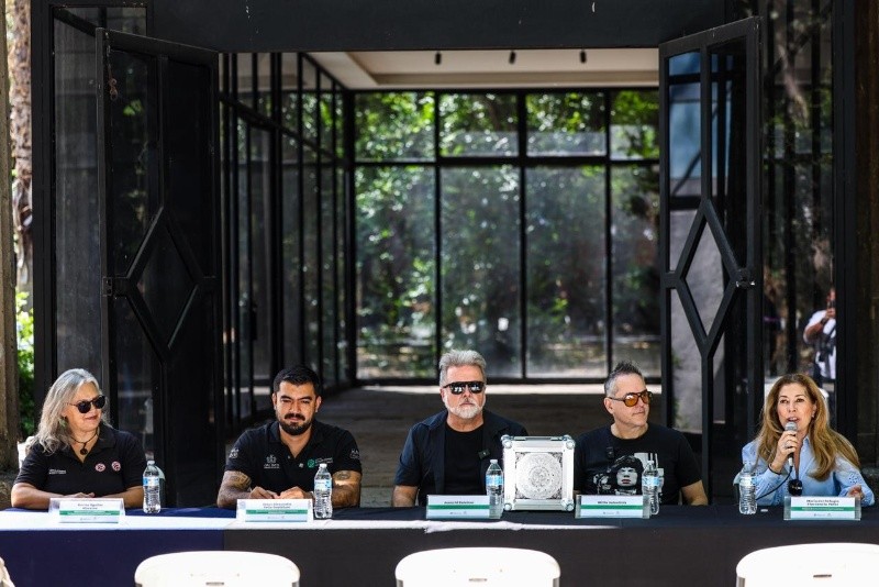 Como parte de su nuevo material discográfico, 
