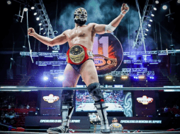 El Consejo Mundial de Lucha Libre decidió calentar motores con un encuentro poco habitual: una “cascarita” entre luchadores y representantes de los medios de comunicación. CMLL