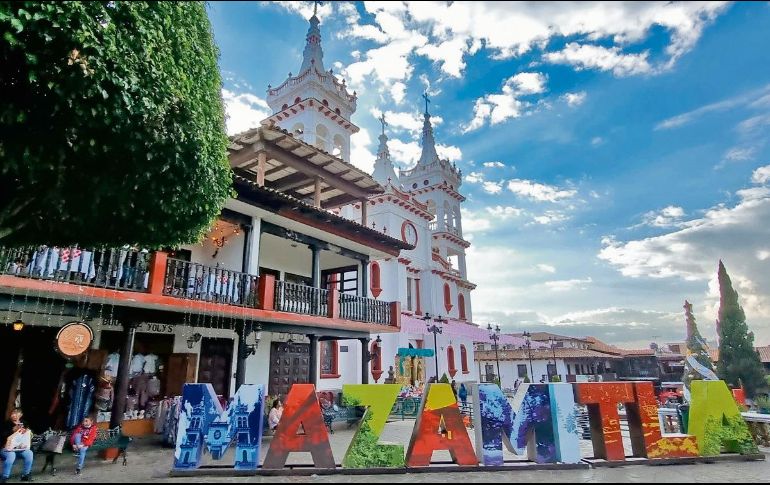El aire frío desciende desde la Sierra del Tigre y se mezcla con olor a leña, pino y café recién servido. EL INFORMADOR