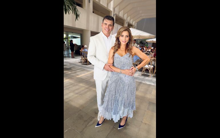Jorge Alejandro Orozco Barrning y Karla Atristaín.