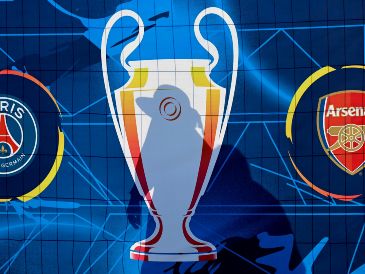 Miles de aficionados de los dos equipos hicieron el viaje y han abarrotado las calles de Budapest con pasión por sus colores y la esperanza de que este sábado dentro de la cancha, después de 90 minutos o más, su equipo salga victorioso. EFE / A. Szilagyi