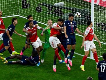 El PSG logró revalidar el título continental después de una final intensa y dramática que mantuvo la incertidumbre hasta el último disparo. EFE / S. Koszticsak