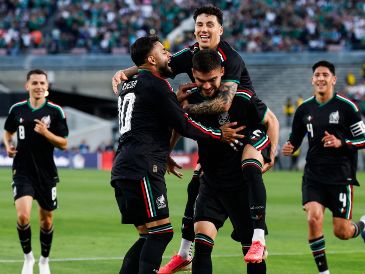 Aguirre presentó una alineación compuesta por futbolistas que apuntan a tener participación constante durante la Copa del Mundo y otros elementos que buscan asegurar un lugar dentro de la lista definitiva. EFE/ C. TORRES