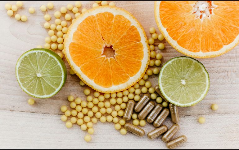 La Organización Mundial de la Salud (OMS) enfatiza constantemente que ninguna suplementación mágica sustituye una nutrición equilibrada. Unsplash