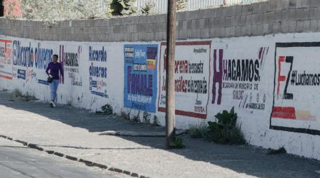La pinta de bardas promocionando personajes políticos es una de las violaciones electorales más denunciadas. EL INFORMADOR/ARCHIVO