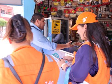 Personal de Inspección y Vigilancia participó en el programa "Alerta Limpia" para el mejoramiento de la imagen de Santa Tere. ESPECIAL/Ayuntamiento de Guadalajara