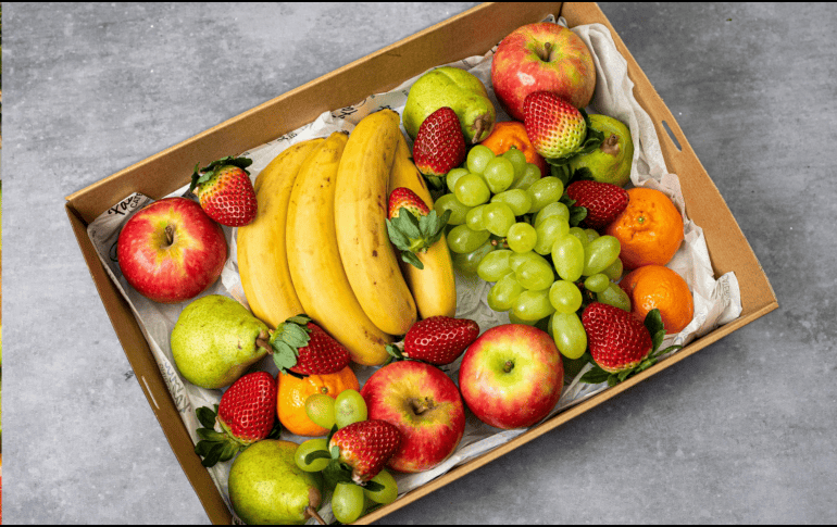Más que eliminar las frutas de la dieta, los especialistas suelen enfocarse en elegir adecuadamente las variedades, cuidar las porciones y priorizar formas de consumo que conserven sus beneficios naturales. CANVA