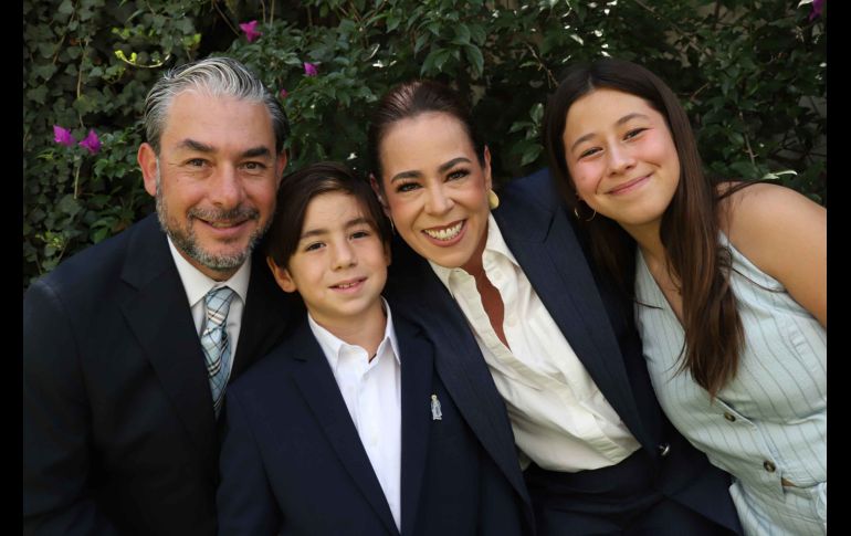 Antonio Soto, Patricio Soto, Sandra  y Julianna López. GENTE BIEN JALISCO / C. Jimeno