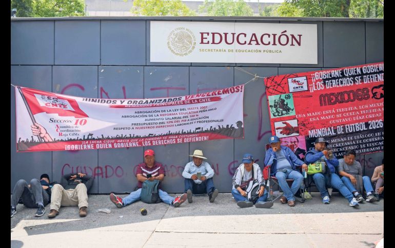 La dirigencia sindical activará un plan de acción que contempla bloqueos carreteros estratégicos y plantones permanentes si no se cumplen sus demandas. SUN/S. Cadena