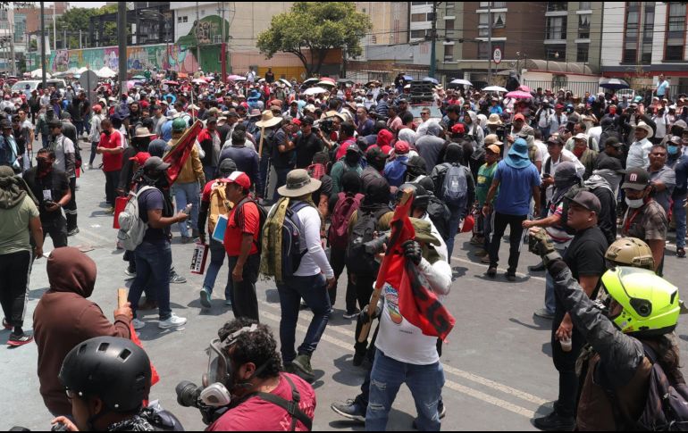El anuncio de la CNTE se da después de haber mantenido bloqueos durante horas sobre Paseo de la Reforma, en la Ciudad de México. EFE.