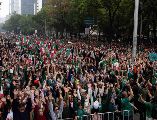 La Ola Más Grande del Mundo reunió a miles de asistentes y figuras públicas en una celebración rumbo al Mundial 2026. SUN / H. Salvador