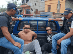 Los capturados fueron identificados como Alexis Emanuel Lemus Pineda y Oseas de Jesús Salvador Parada. X / @PNCdeGuatemala